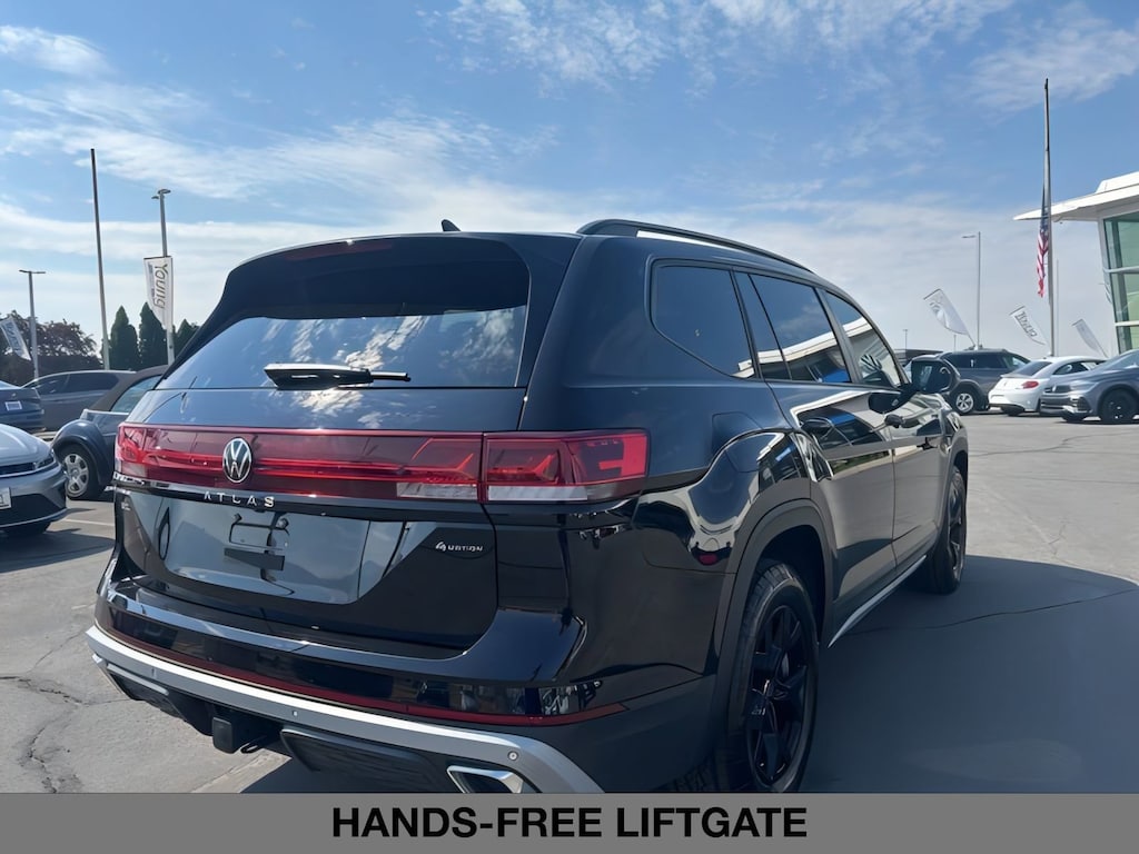 Used 2024 Volkswagen Atlas 2.0T Peak Edition SEL 2.0T Peak Edition SEL 4MOTION