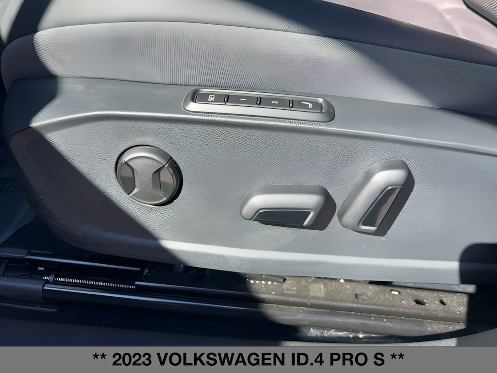 2023 Volkswagen ID.4 Pro S photo 17