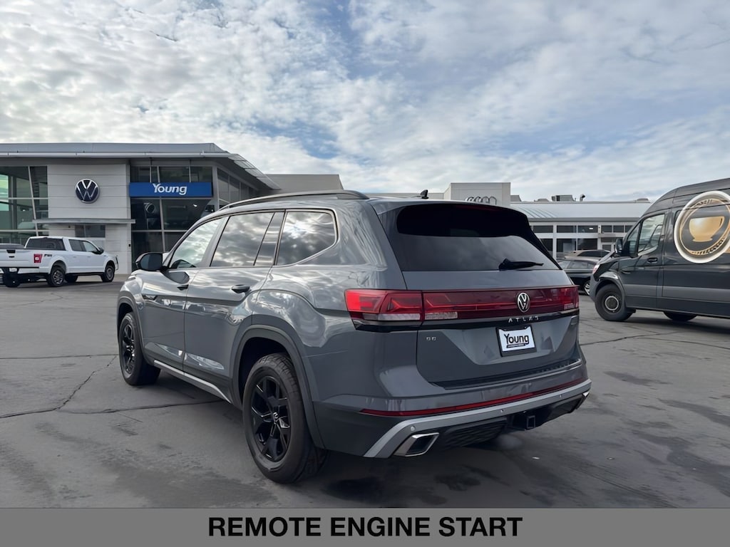 2025 Volkswagen Atlas Peak Edition SE photo 4