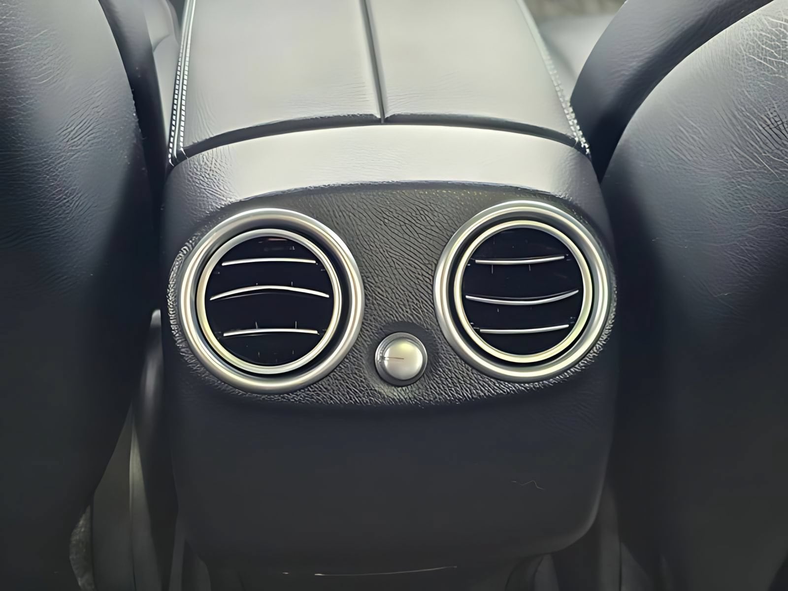 2022 Mercedes-Benz GLC GLC300 - Photo 18