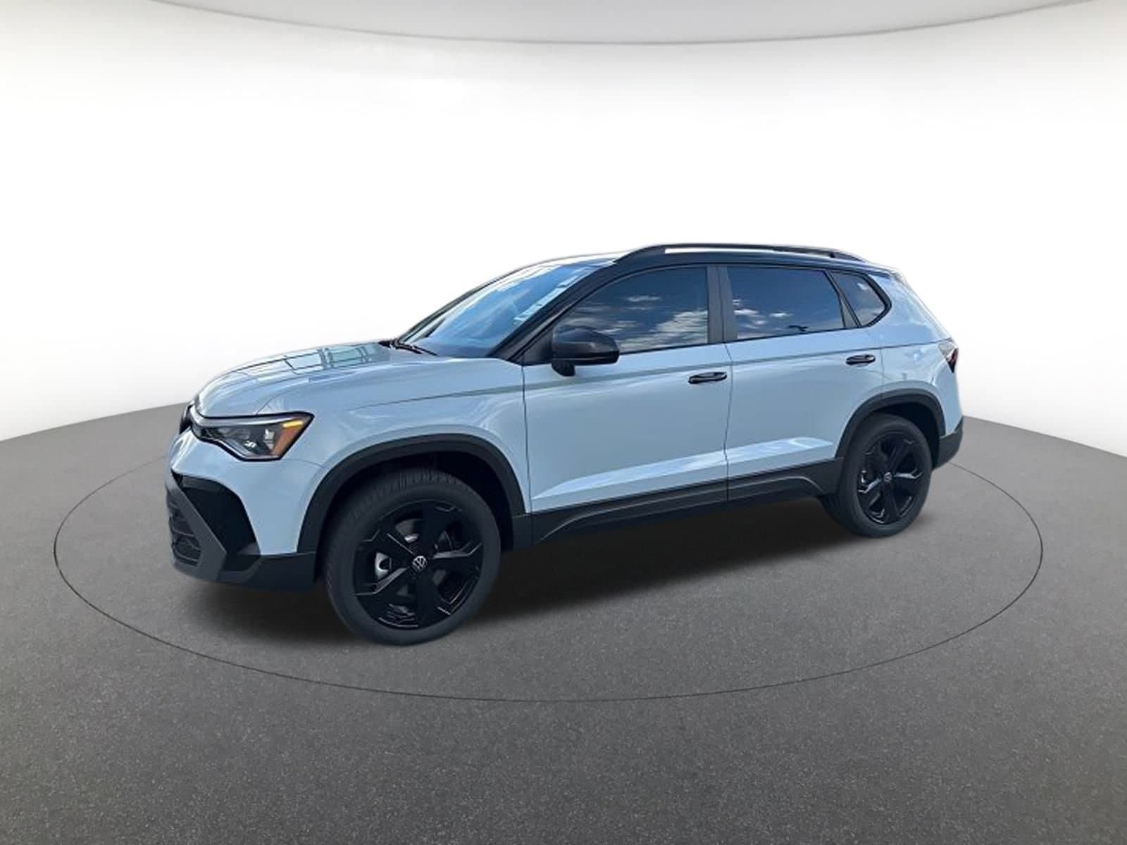 2026 Volkswagen Taos SE Black's photo