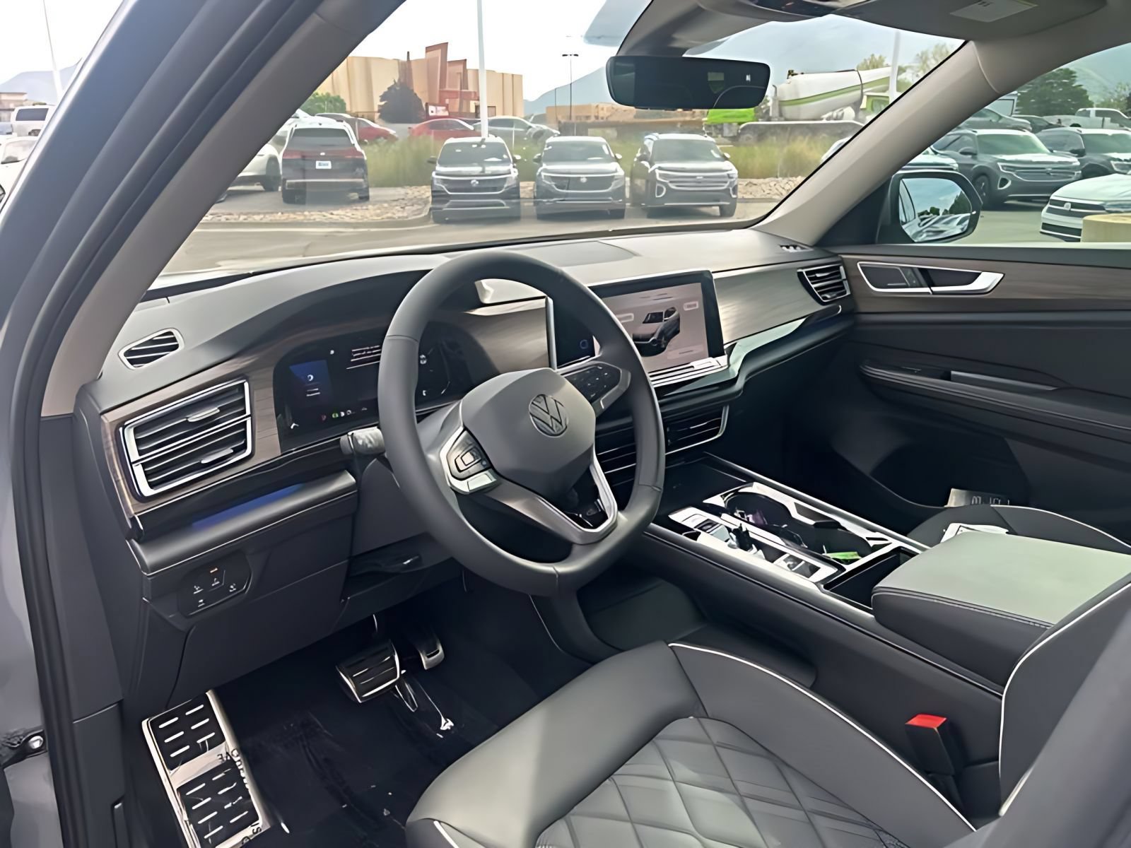 2026 Volkswagen Atlas SEL Premium R-Line - Photo 14