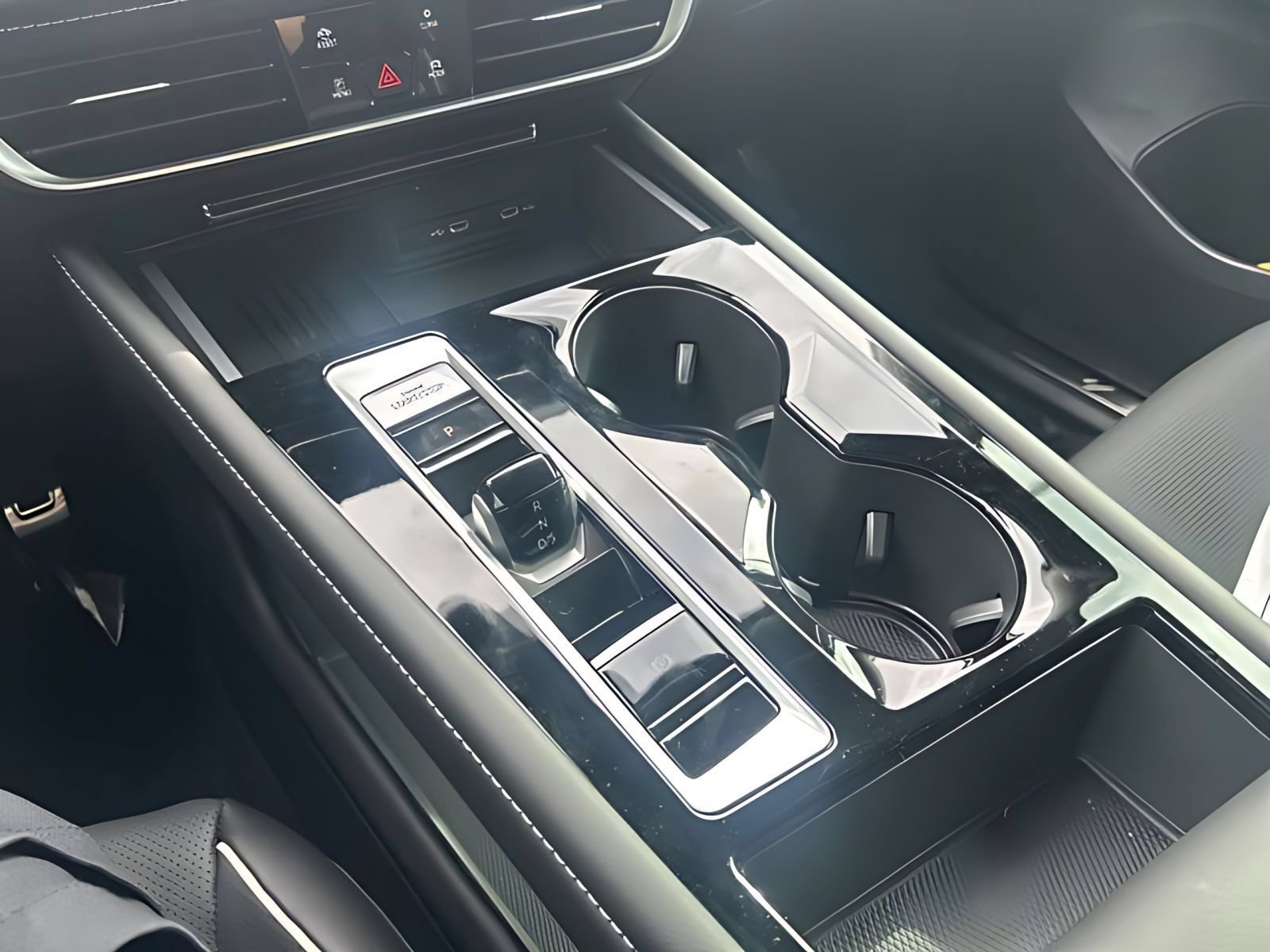 2026 Volkswagen Atlas SEL Premium R-Line - Photo 25
