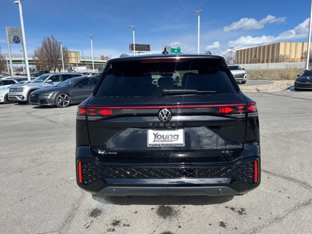 New 2026 Volkswagen Tiguan SEL R-Line Turbo Sport Utility