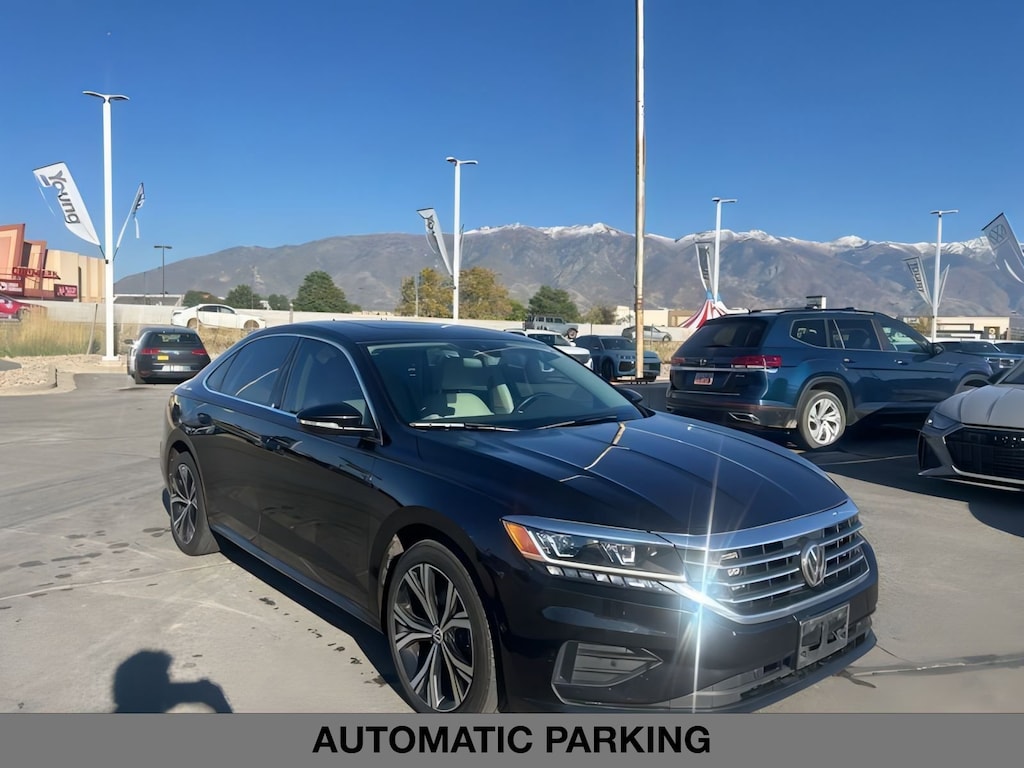 2020 Volkswagen Passat 2.0T SEL photo 3