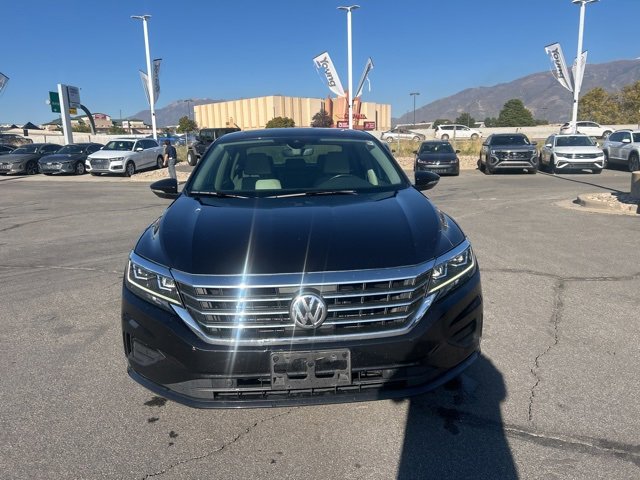 2020 Volkswagen Passat 2.0T SEL photo 2