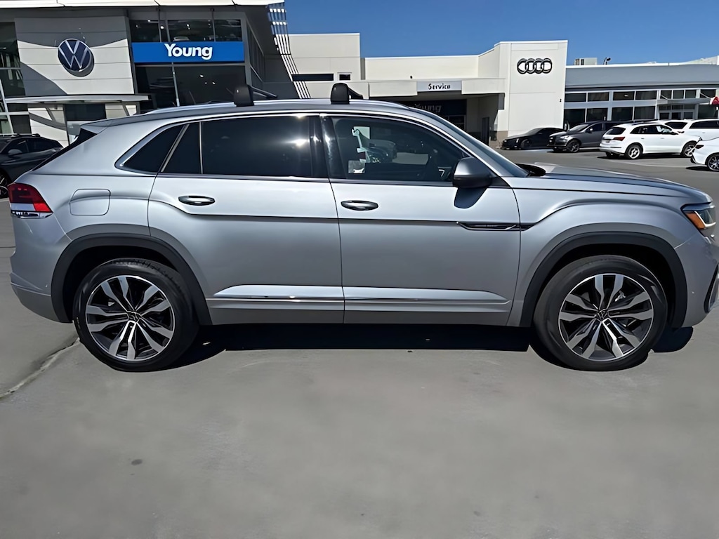 Used 2023 Volkswagen Atlas Cross Sport 3.6L V6 SEL Premium R-Line 3.6L V6 SEL Premium R-Line 4MOTION