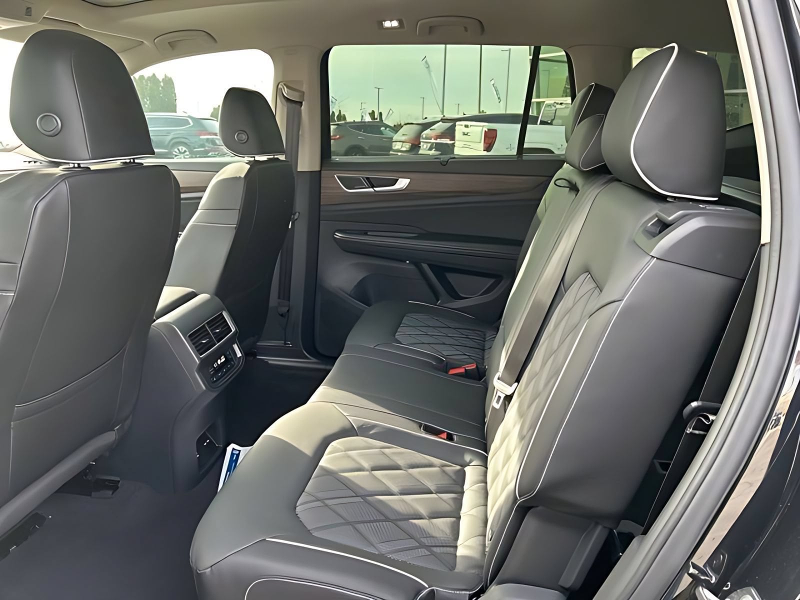 2026 Volkswagen Atlas SEL Premium R-Line - Photo 18