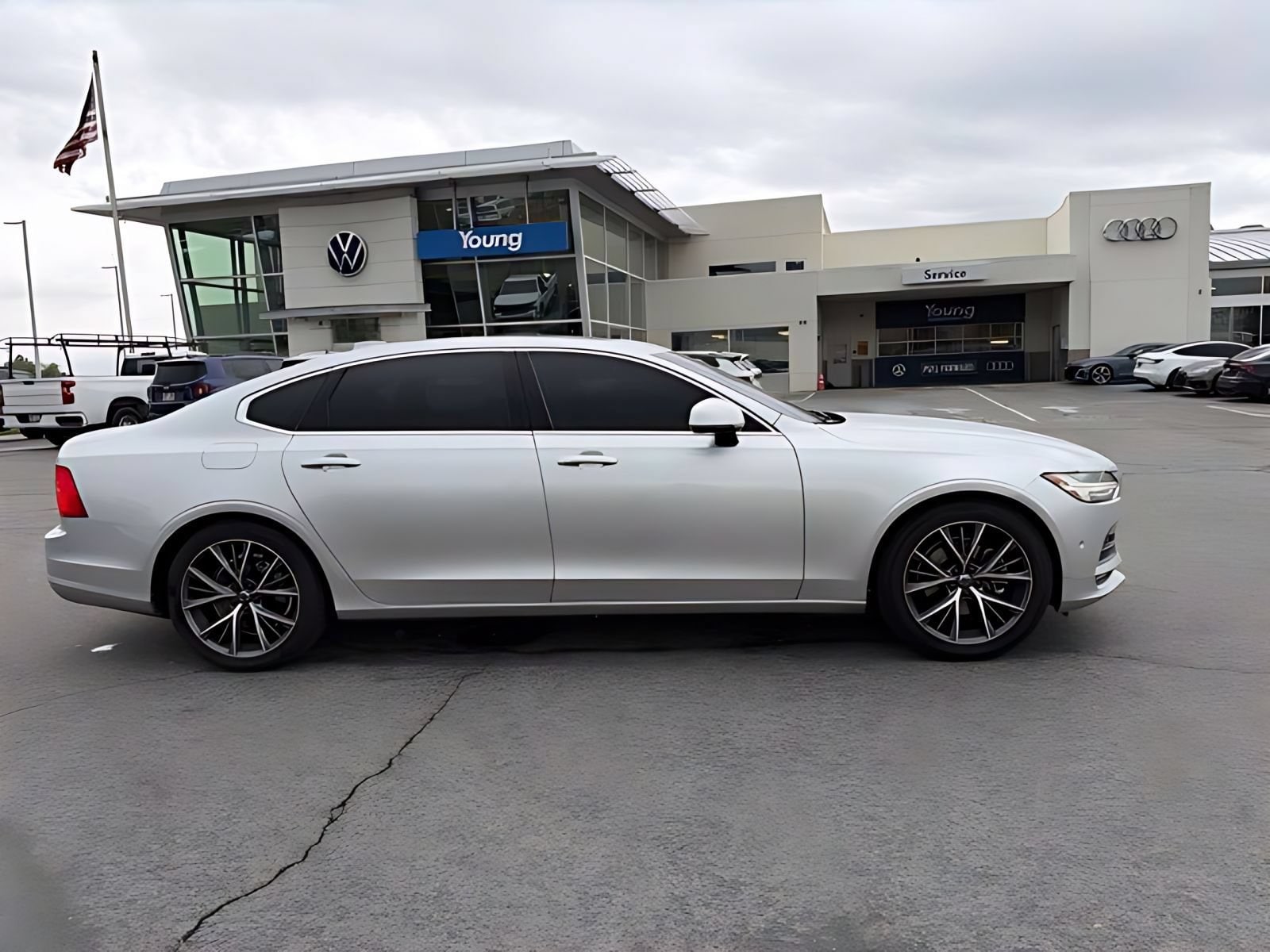 Used 2018 Volvo S90 Momentum with VIN LVY982AK4JP017283 for sale in Layton, UT