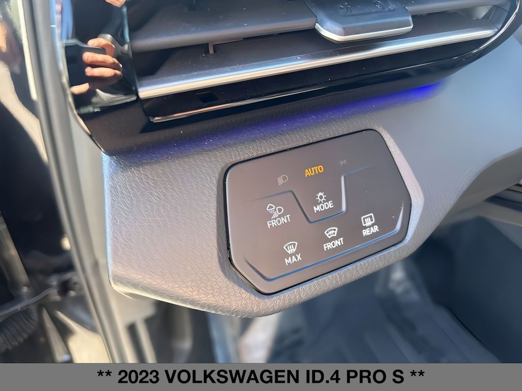 2023 Volkswagen ID.4 Pro S photo 18