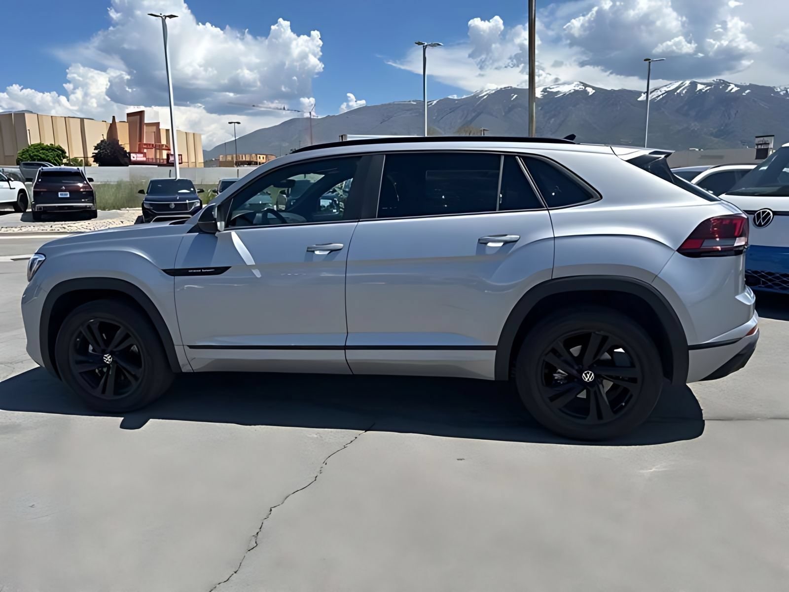 2026 Volkswagen Atlas Cross Sport SEL R-LINE - Photo 6