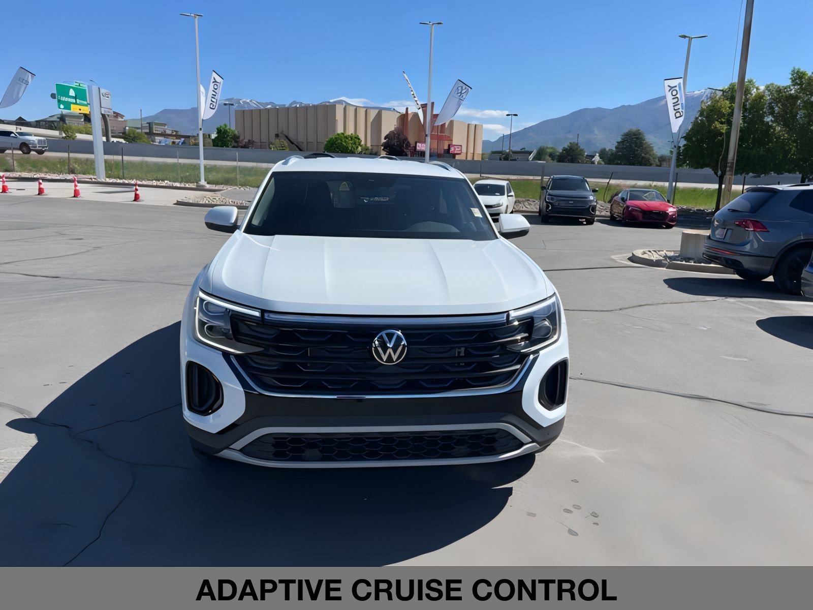 2025 Volkswagen Atlas Cross Sport SE Technology photo 2