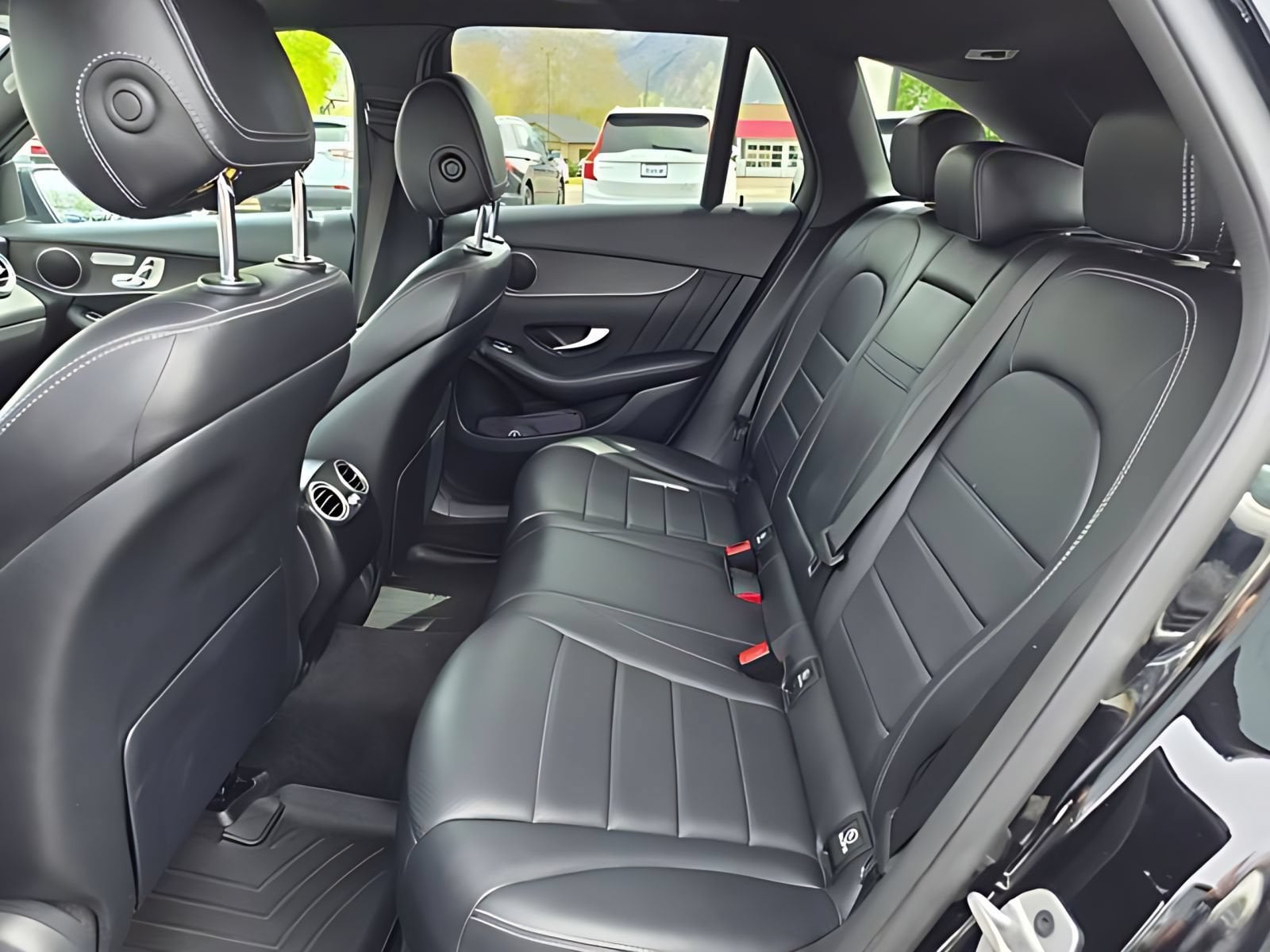 2022 Mercedes-Benz GLC GLC300 - Photo 16