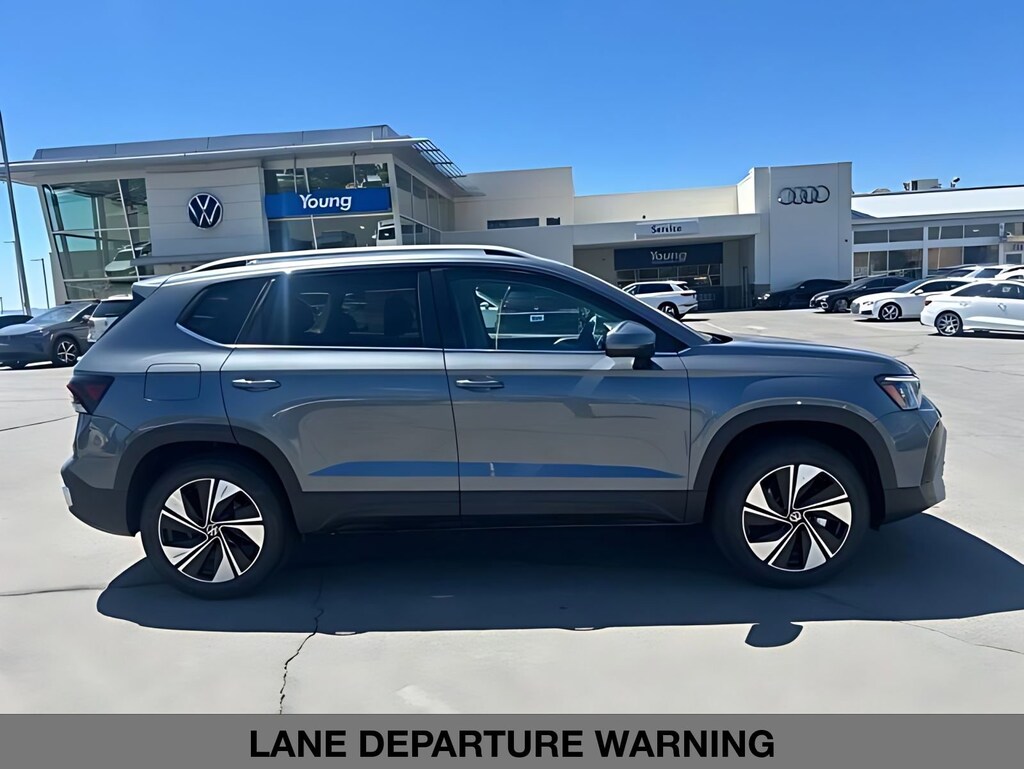 New 2026 Volkswagen Taos SE Sport Utility
