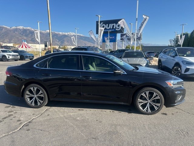 2020 Volkswagen Passat 2.0T SEL photo 4