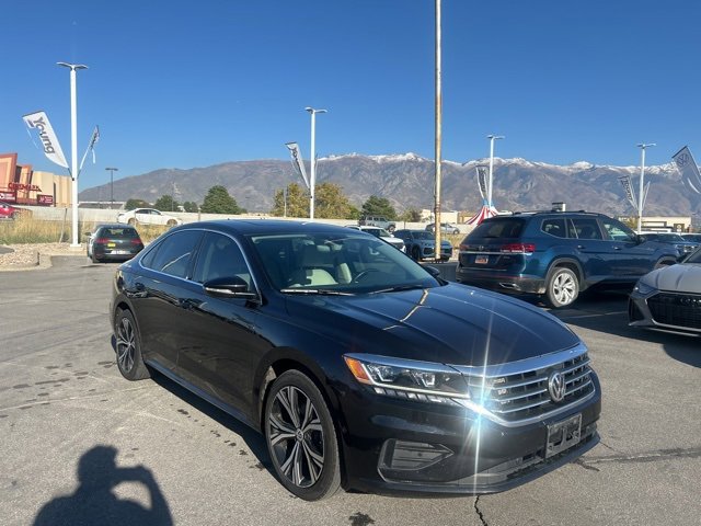 2020 Volkswagen Passat 2.0T SEL photo 3