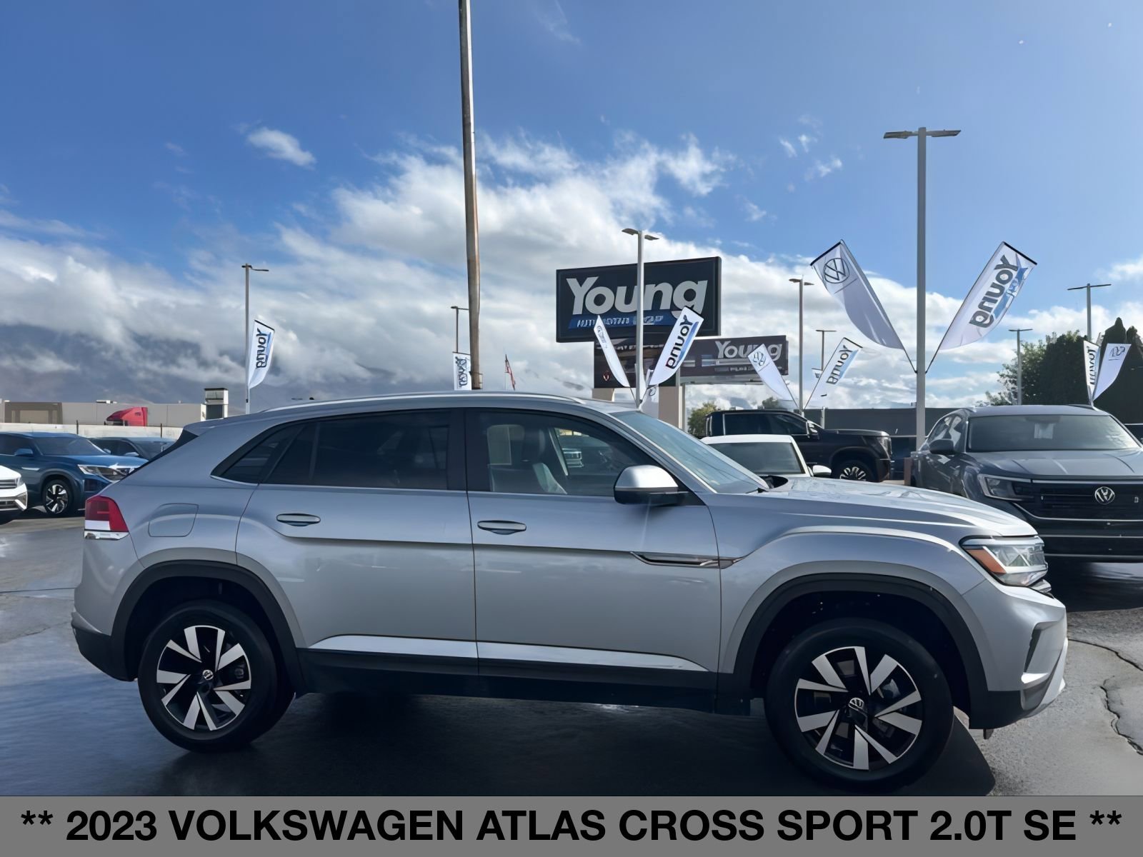 2023 Volkswagen Atlas Cross Sport SE photo 4