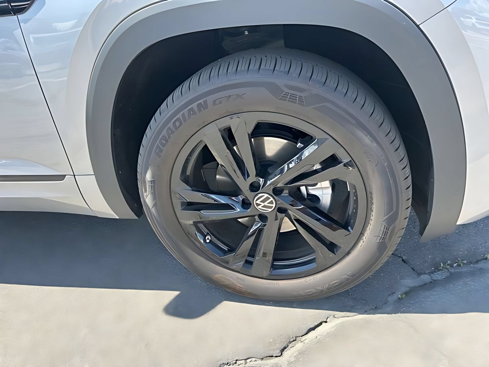 2026 Volkswagen Atlas Cross Sport SEL R-LINE - Photo 11