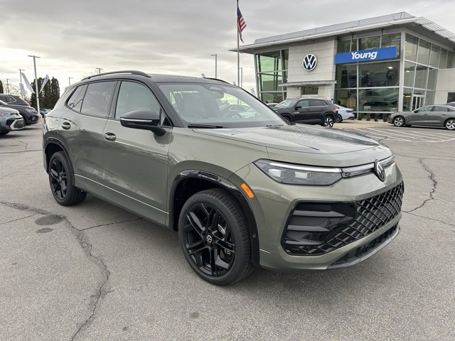 2026 Volkswagen Tiguan SE R-LINE BLACK's photo