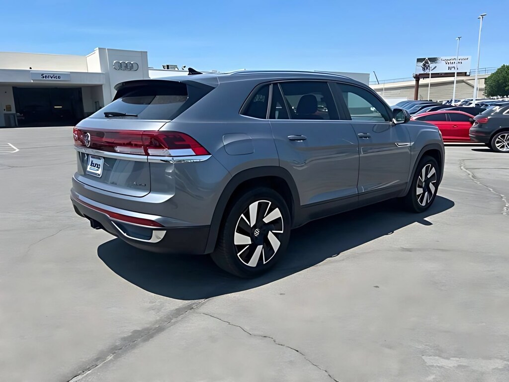 Used 2024 Volkswagen Atlas Cross Sport 2.0T SE w/Technology 2.0T SE w/Technology 4MOTION