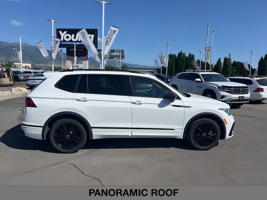Used 2022 Volkswagen Tiguan SE R-Line Black 2.0T SE R-Line Black 4MOTION