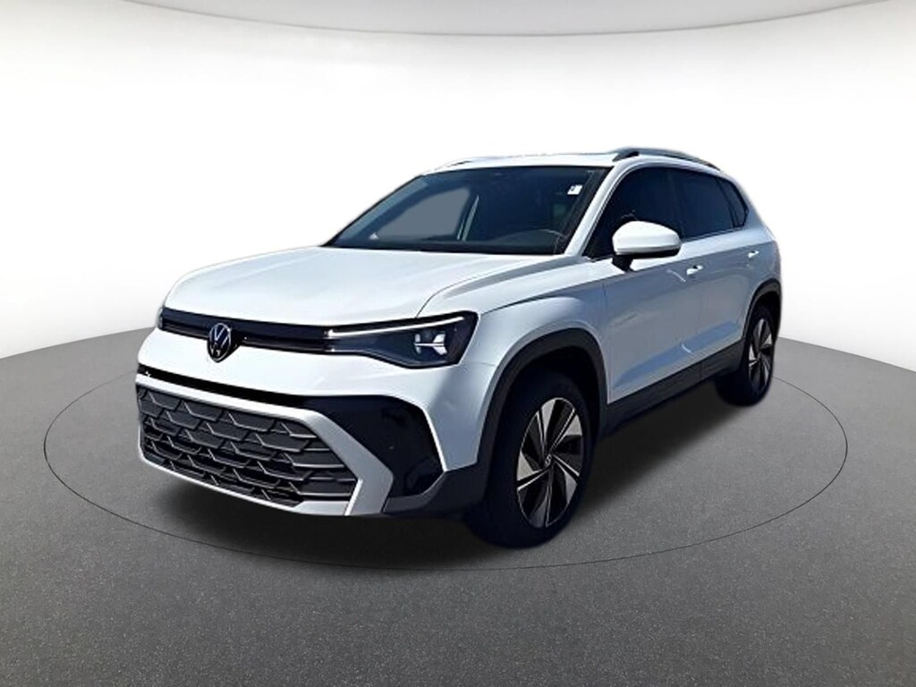 Used 2025 Volkswagen Taos SE SE 4MOTION