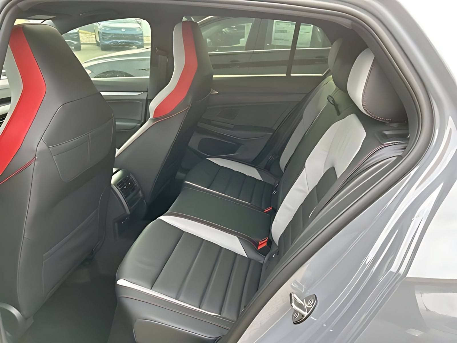 2026 Volkswagen Golf GTI SE - Photo 12