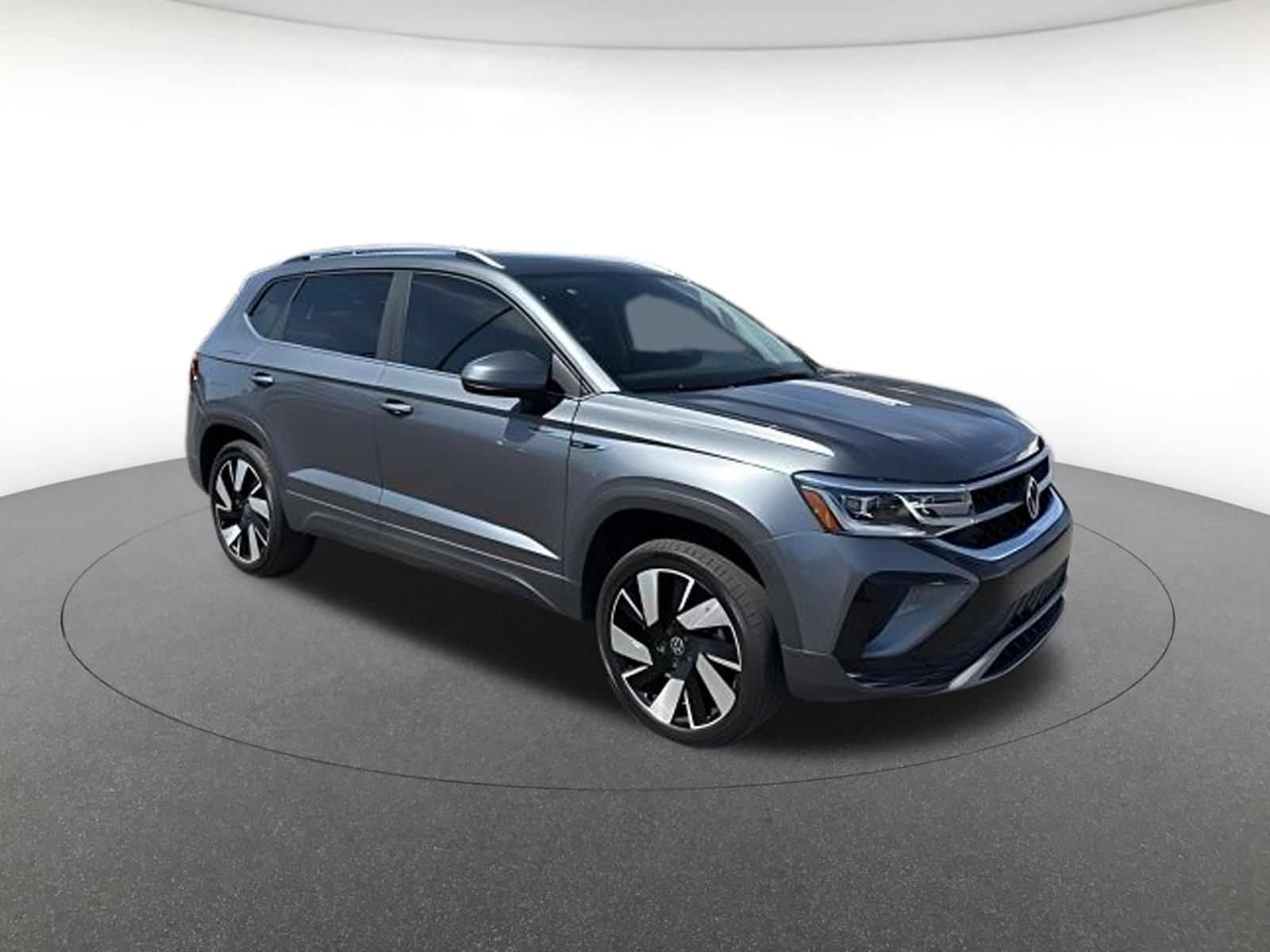 2024 Volkswagen Taos 1.5T SEL 4Motion's photo
