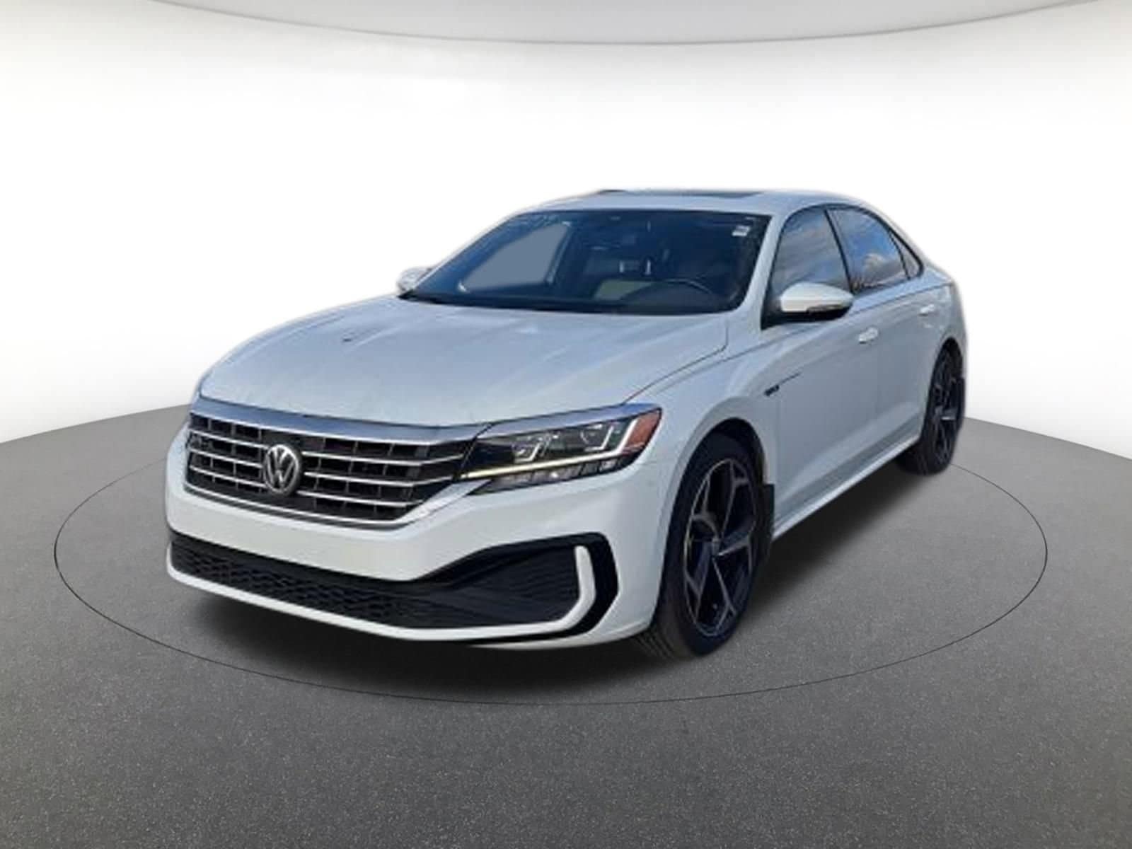 2022 Volkswagen Passat R-Line