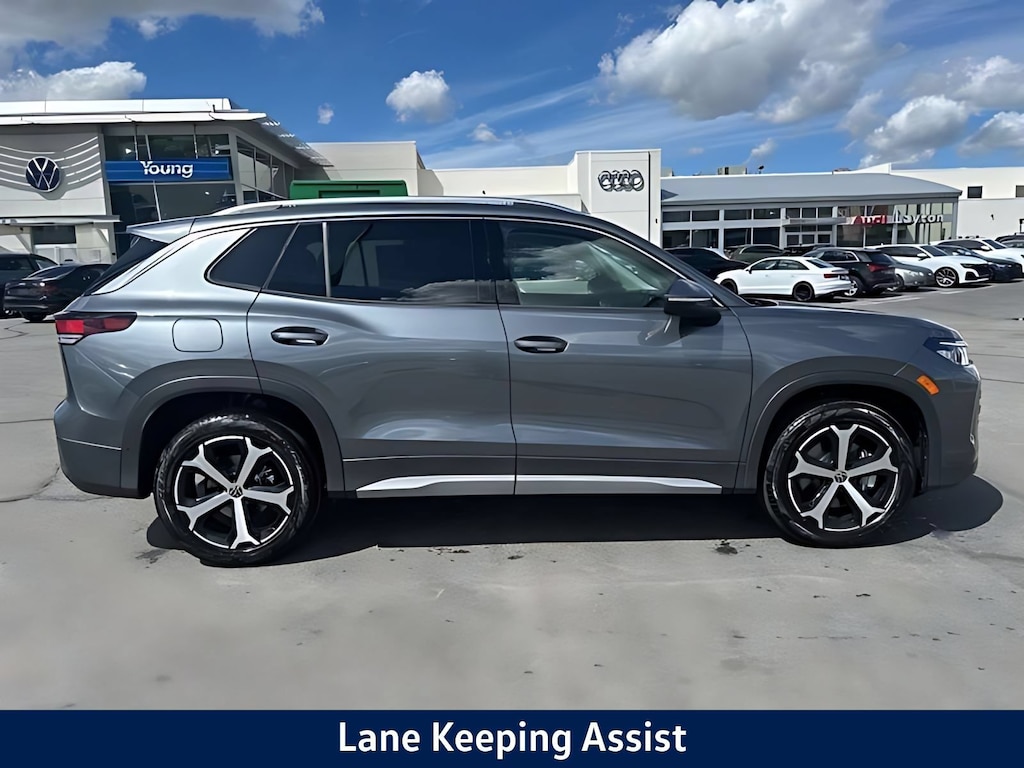 New 2026 Volkswagen Tiguan SE Sport Utility