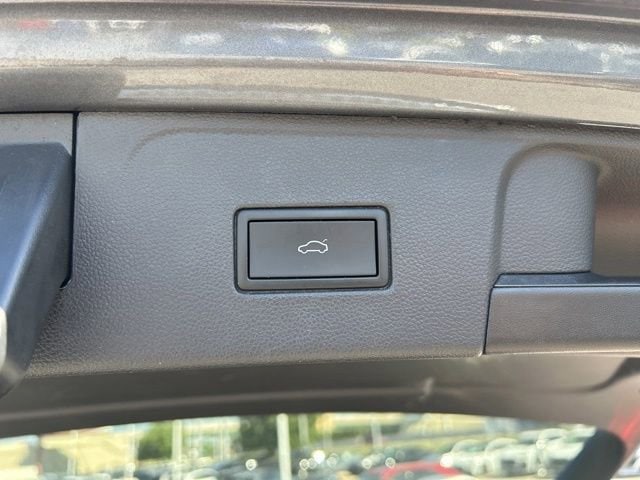 2023 Volkswagen Atlas 3.6L SE w/Tech 4MOTION's photo