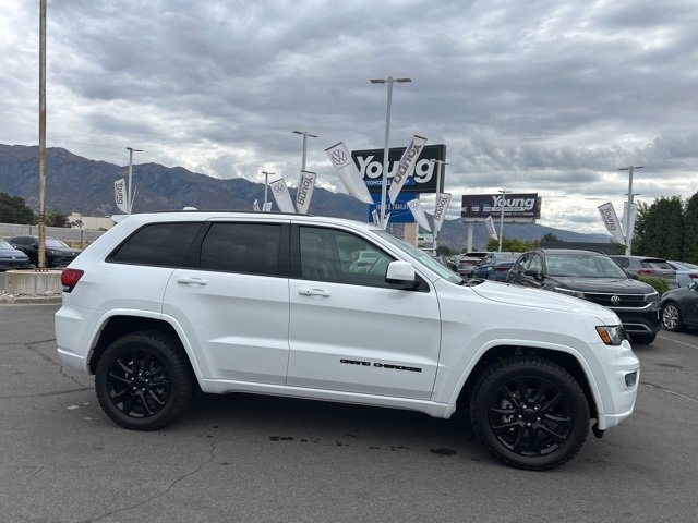 2018 Jeep Grand Cherokee Altitude photo 4