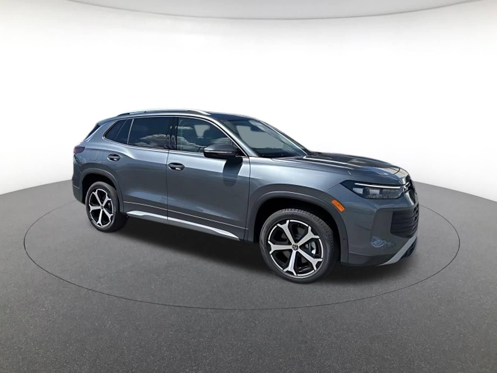 2026 Volkswagen Tiguan 2.0T SE 4Motion's photo