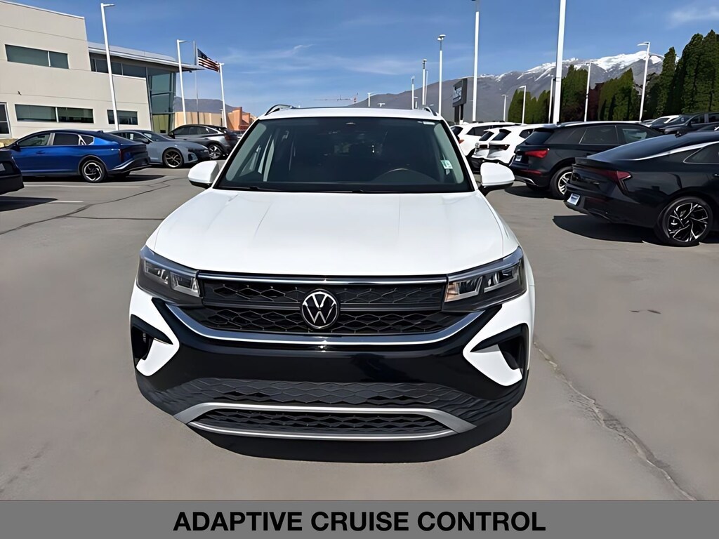 Used 2023 Volkswagen Taos SE SE 4MOTION *Ltd Avail*