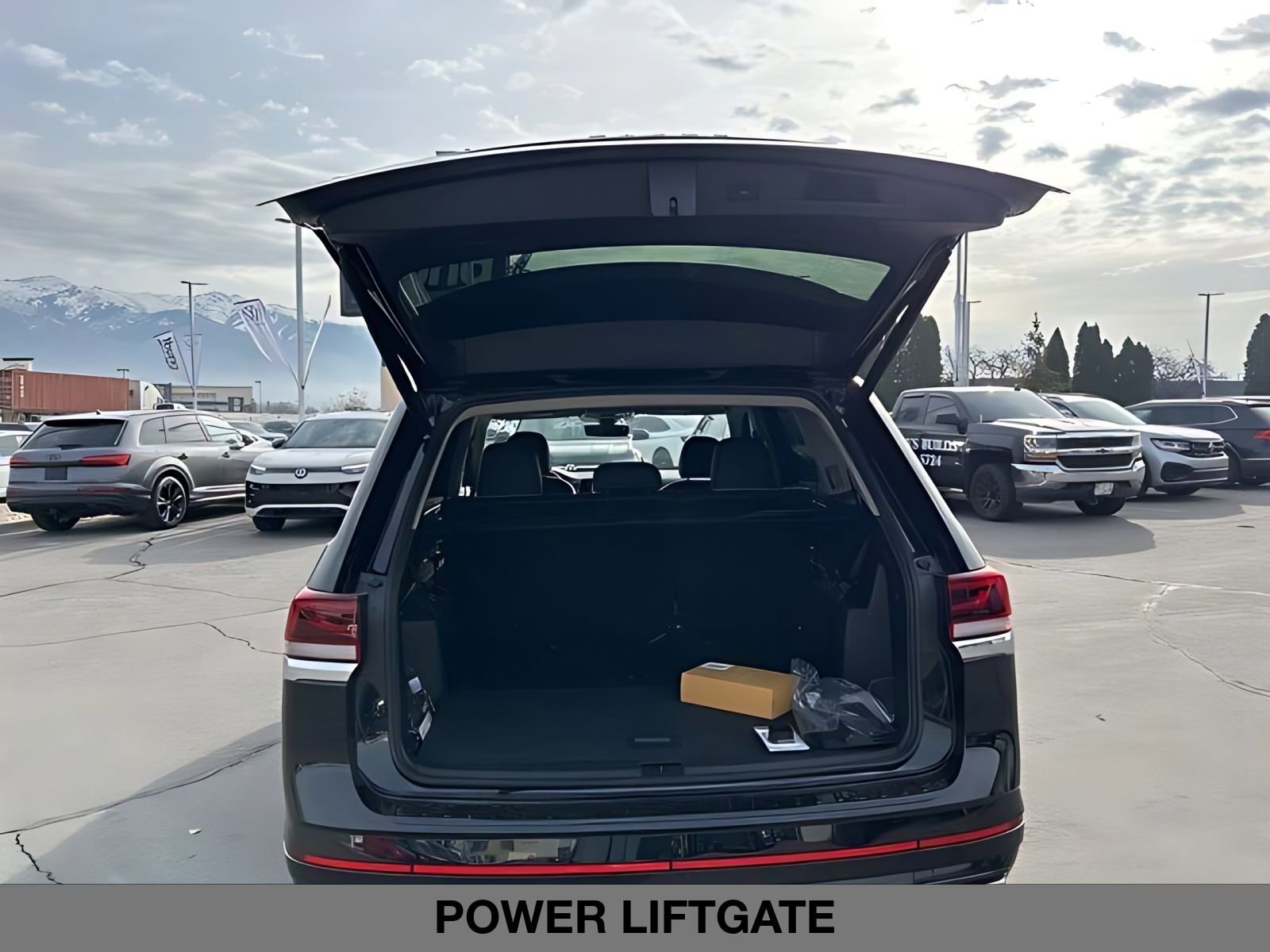 2026 Volkswagen Atlas SEL Premium R-Line - Photo 14