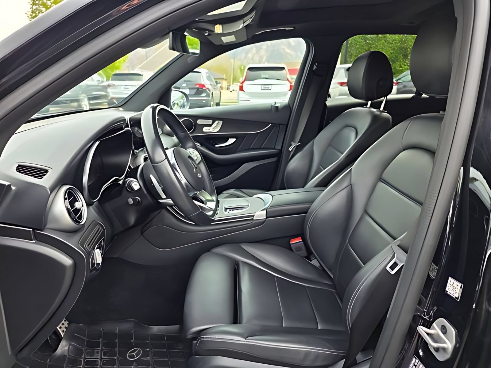 2022 Mercedes-Benz GLC GLC300 - Photo 15