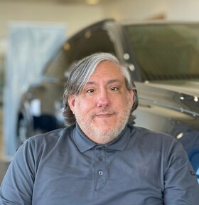 Staff member Michael Reid from ID_1c8658159293