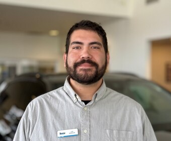 Staff member Luis Gonzalez from ID_b5ba568d4c5b