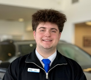 Staff member Zeynel Garcia from ID_b5ba568d4c5b