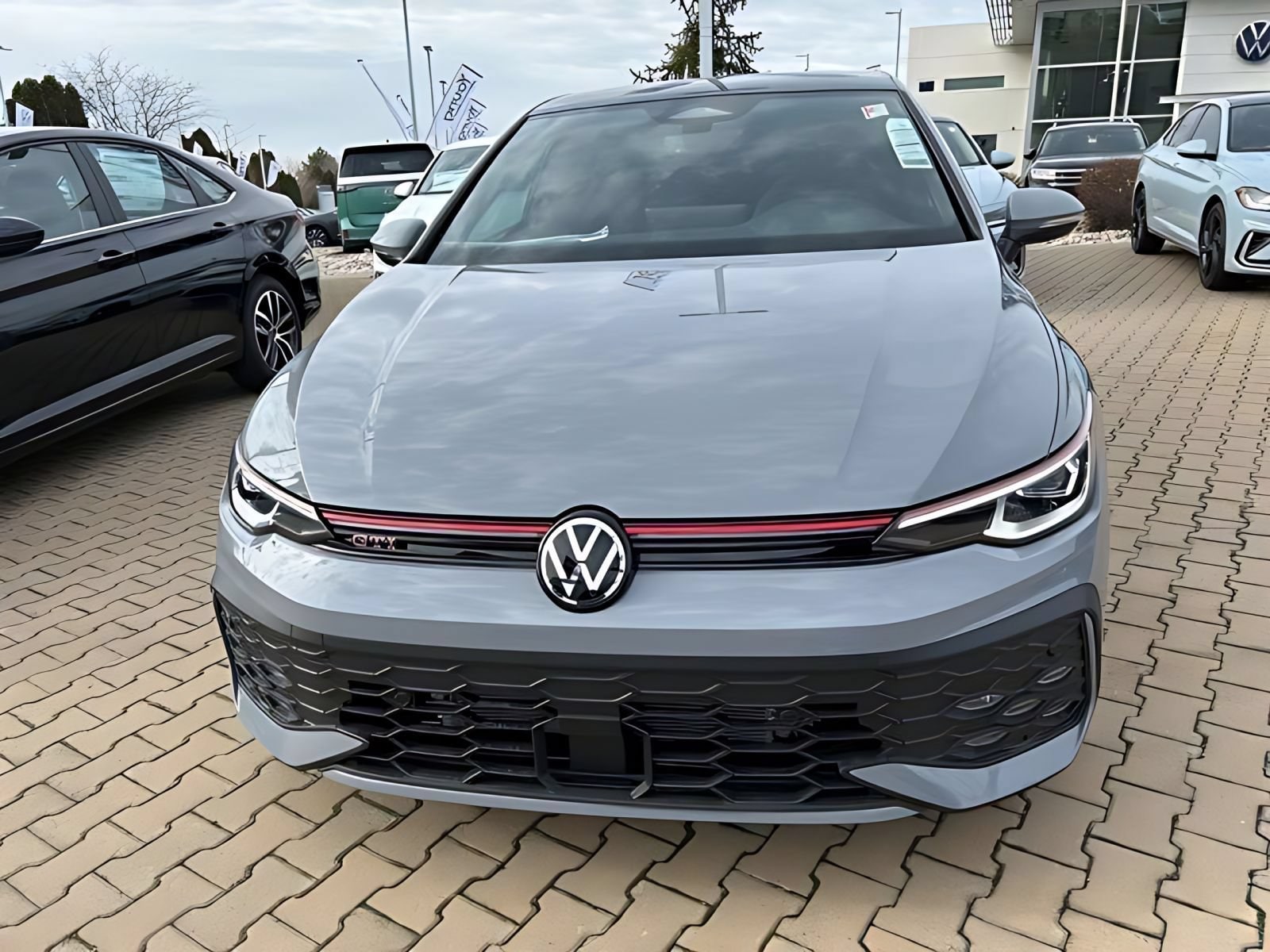 2026 Volkswagen Golf GTI SE - Photo 8