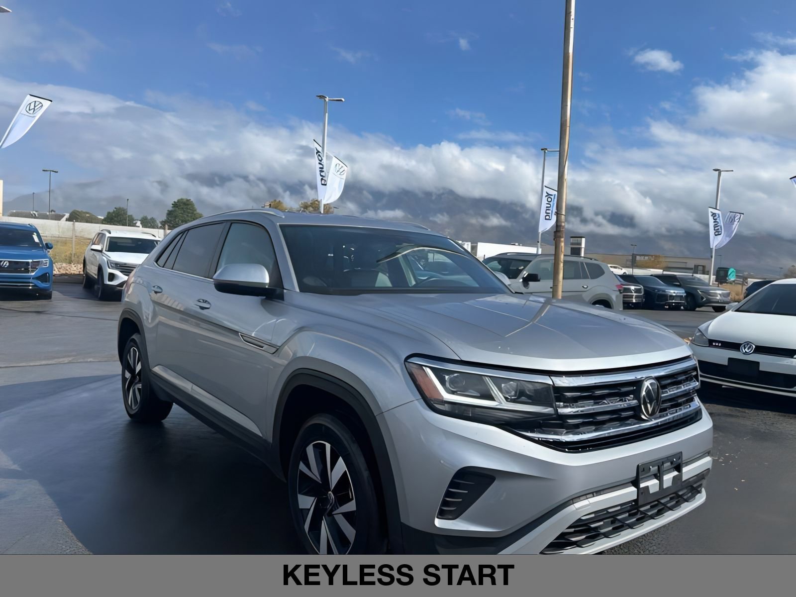 2023 Volkswagen Atlas Cross Sport SE photo 3