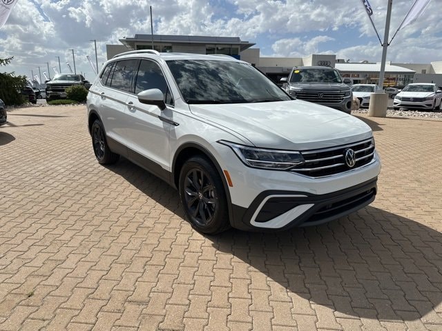 Used 2024 Volkswagen Tiguan SE with VIN 3VVMB7AX5RM037122 for sale in Layton, UT