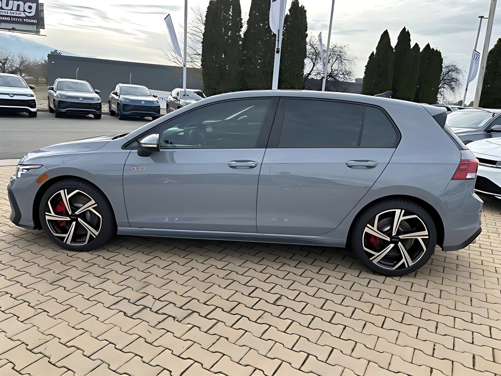 2026 Volkswagen Golf GTI SE - Photo 6
