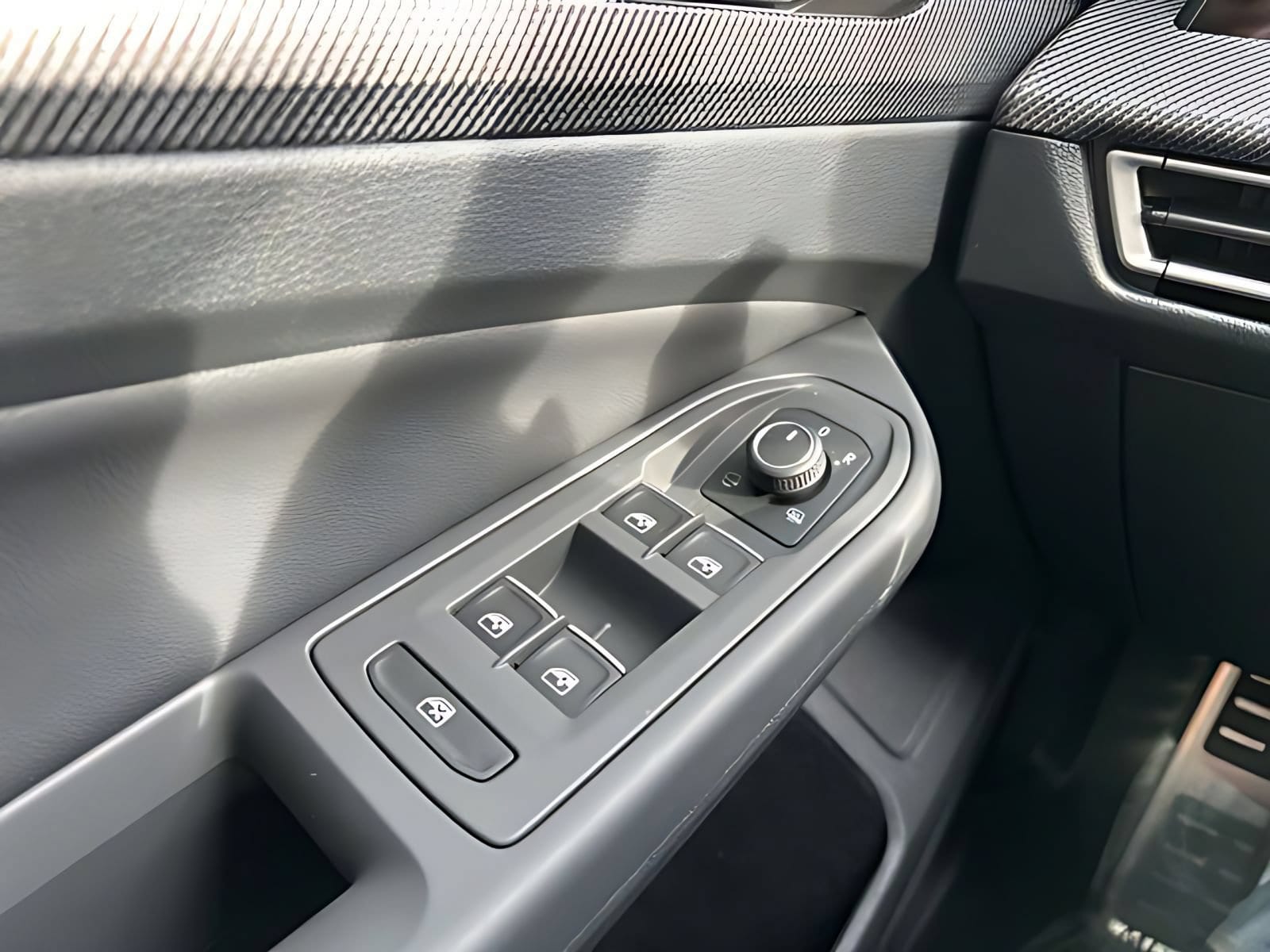 2026 Volkswagen Golf GTI SE - Photo 17