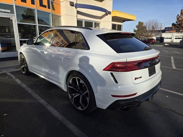 2024 Audi RS Q8 photo 3