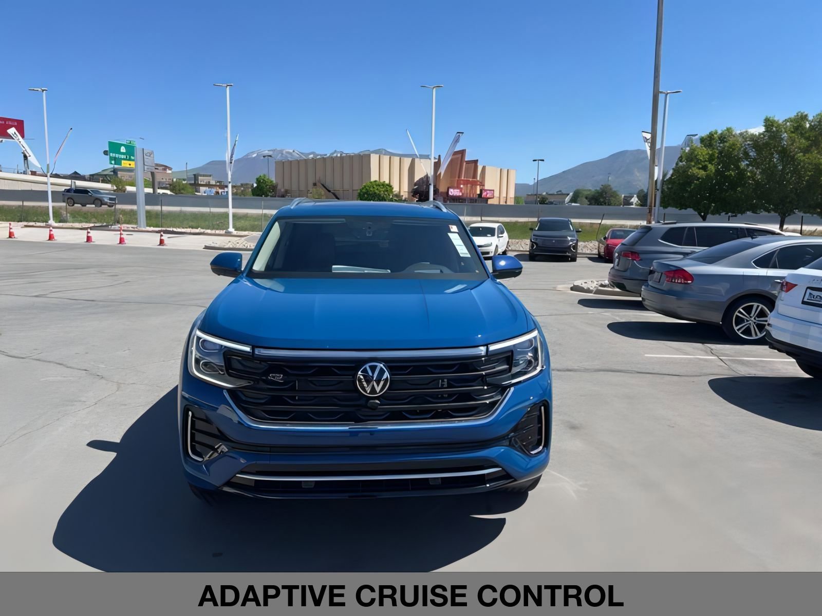 2025 Volkswagen Atlas SEL Premium R-Line photo 2