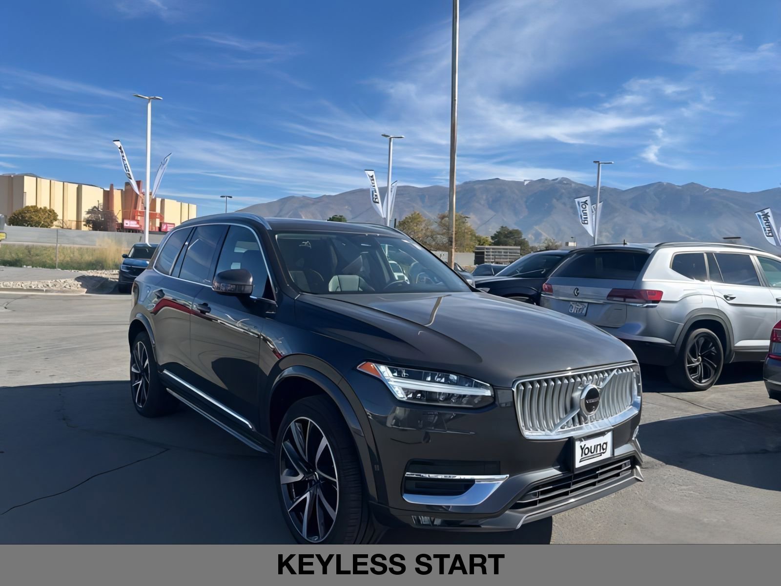 2024 Volvo XC90 B5 AWD Plus photo 2