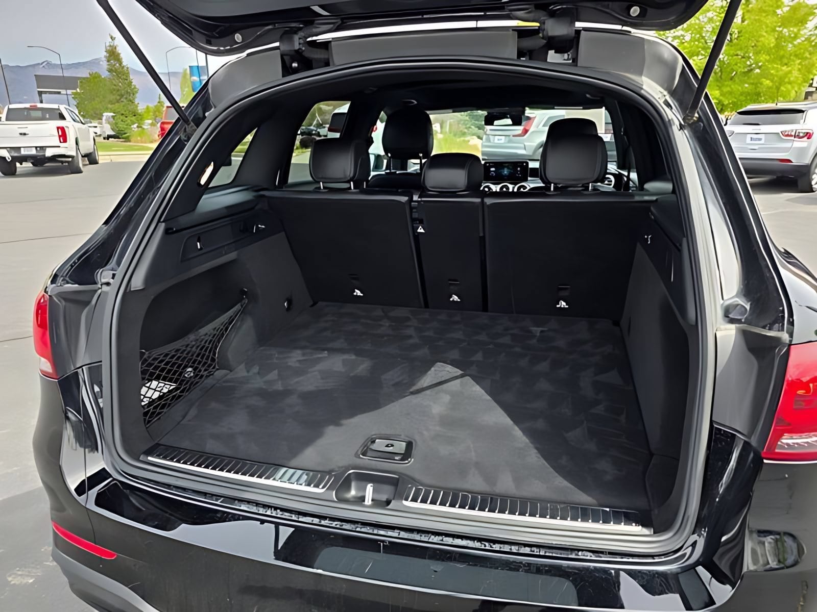 2022 Mercedes-Benz GLC GLC300 - Photo 12