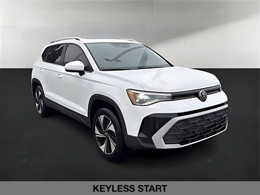 Used 2025 Volkswagen Taos SE SE 4MOTION