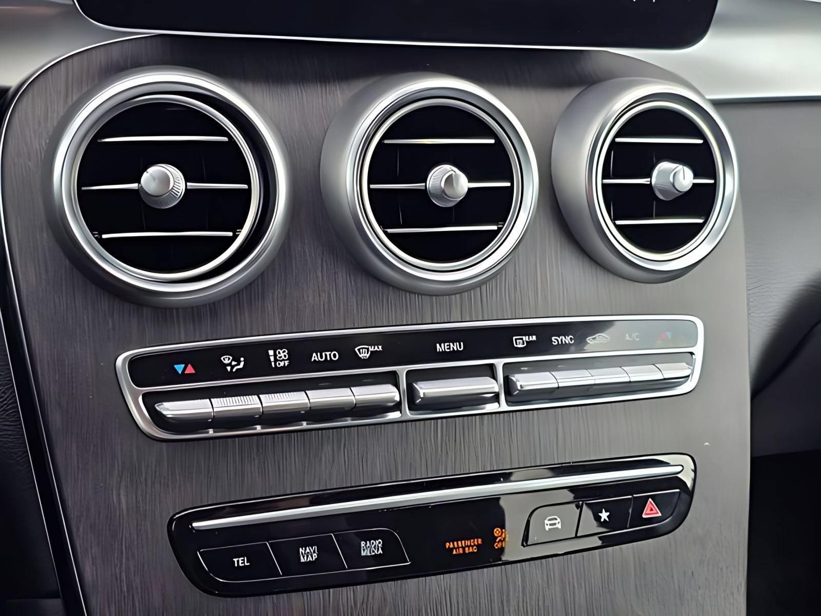 2022 Mercedes-Benz GLC GLC300 - Photo 23